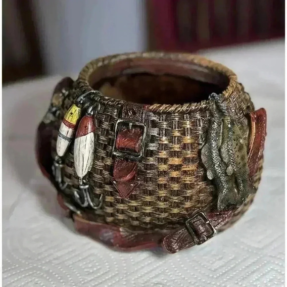 New Fishing Creel Vase Planter Ceramic Pottery- Very Detailed - Picture 3 of 14